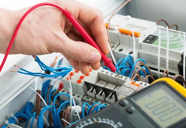 Finding the Right Electrician Service Lansdowne Has to Offer