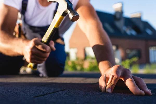 How to Choose the Best Roof Repair Lakeland Contractor