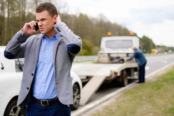 How to Avoid Scams When Hiring a Towing Company