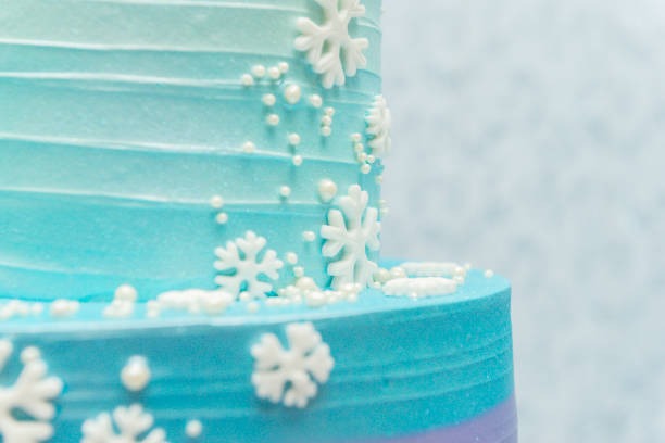 Chillingly Beautiful Elsa Cake for Frozen-Themed Parties