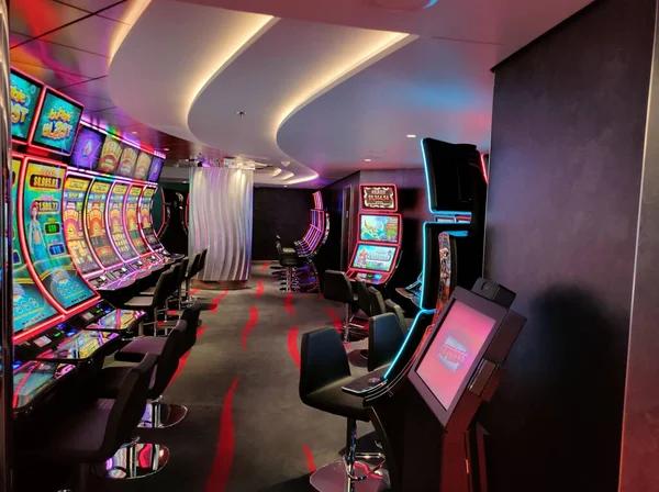Compare Mobile Gaming Features Across Online Casino Cambodia Services